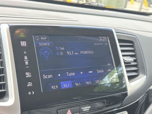 Used 2016 Honda Pilot Touring image 29