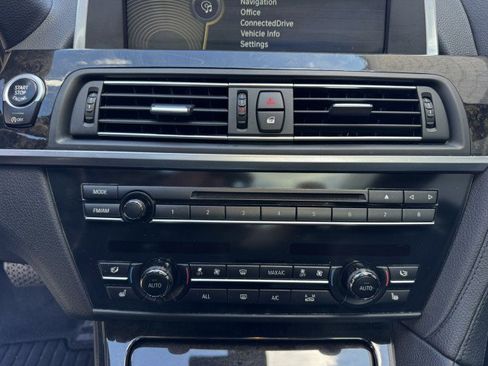 Used 2013 BMW 640i Coupe image 23