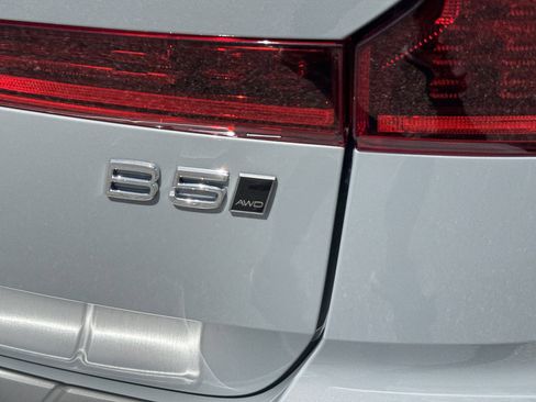 New 2026 Volvo XC60 B5 Plus w/ Protection Package Premier image 10