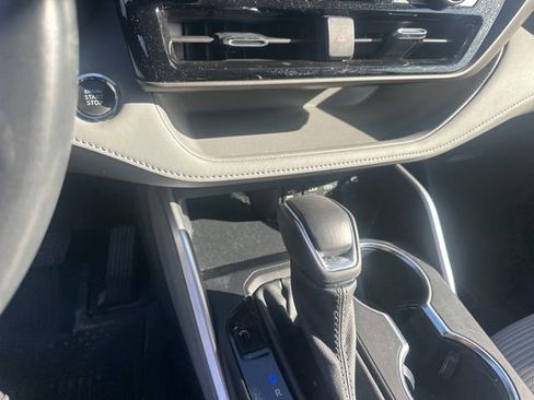 Used 2023 Toyota Highlander LE image 33