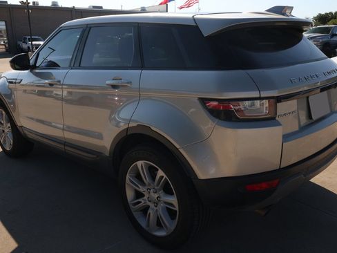 Used 2017 Land Rover Range Rover Evoque SE AWD/4WD image 7