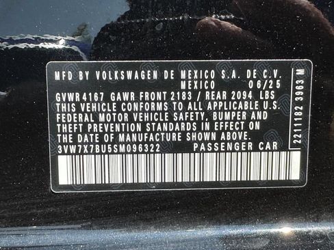 Certified 2025 Volkswagen Jetta SE w/ Sunroof Package FWD image 25
