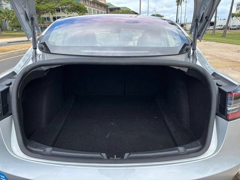 Used 2018 Tesla Model 3 Mid Range RWD image 13