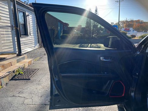 Used 2018 Jeep Compass Trailhawk w/ Leather Interior Group image 12