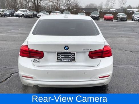 Used 2017 BMW 320i Sedan image 4