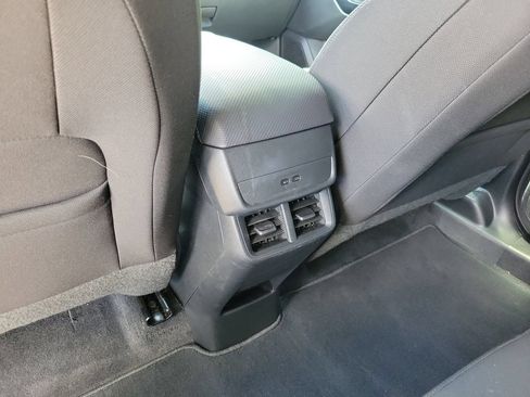 Used 2026 Chevrolet Equinox LT FWD image 10