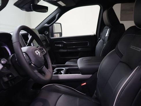 New 2026 RAM 2500 Laramie AWD/4WD image 9