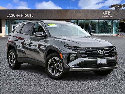 Certified 2025 Hyundai Tucson SEL image 1