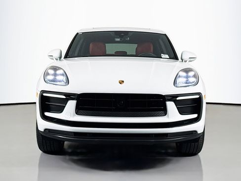 Used 2024 Porsche Macan AWD/4WD image 2