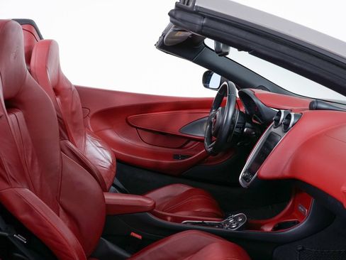 Used 2019 McLaren 570S Spider RWD image 29