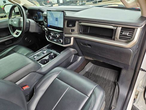 Used 2022 Ford Expedition Max XLT AWD/4WD image 32