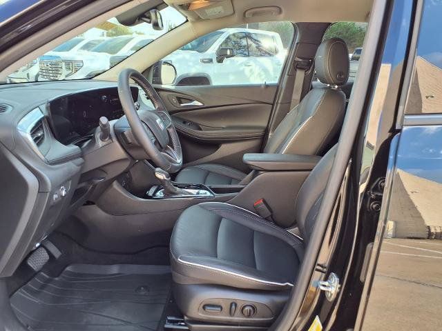 Used 2024 Buick Encore GX Avenir w/ Avenir Convenience Package FWD image 18
