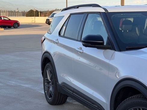 New 2026 Ford Explorer ST w/ Sun And Sound Package image 5