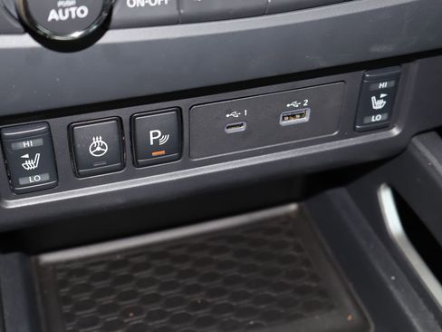 Used 2023 Nissan Frontier SV w/ SV Premium Package RWD image 27