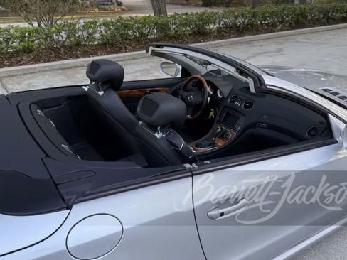 Used 2009 Mercedes-Benz SL 550 image 4