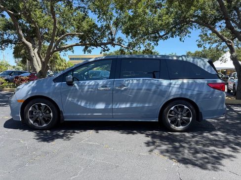 Used 2024 Honda Odyssey Elite image 2