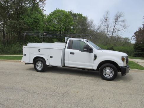 Used 2018 Ford F350 XL w/ Power Equipment Group RWD image 4