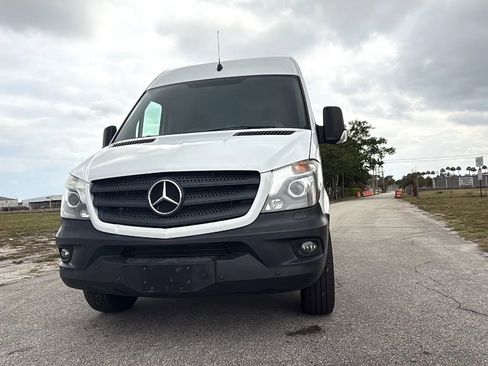 Used 2017 Mercedes-Benz Sprinter 2500 image 7