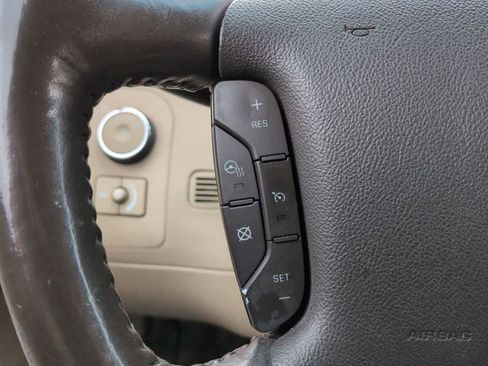 Used 2008 Cadillac DTS w/ Sun And Sound Package image 21