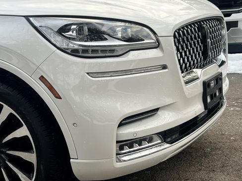 Used 2023 Lincoln Aviator Black Label Grand Touring w/ Class IV Trailer Tow Package image 6