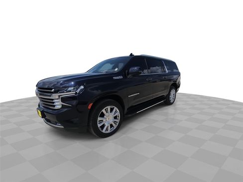 Used 2023 Chevrolet Suburban High Country AWD/4WD image 4