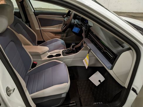New 2026 Volkswagen Jetta SE image 22