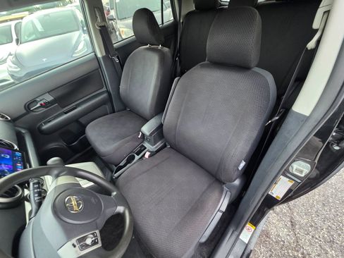 Used 2009 Scion xB FWD image 11