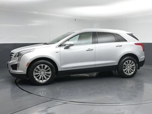 Used 2017 Cadillac XT5 Luxury w/ Driver Awareness Package AWD/4WD image 4