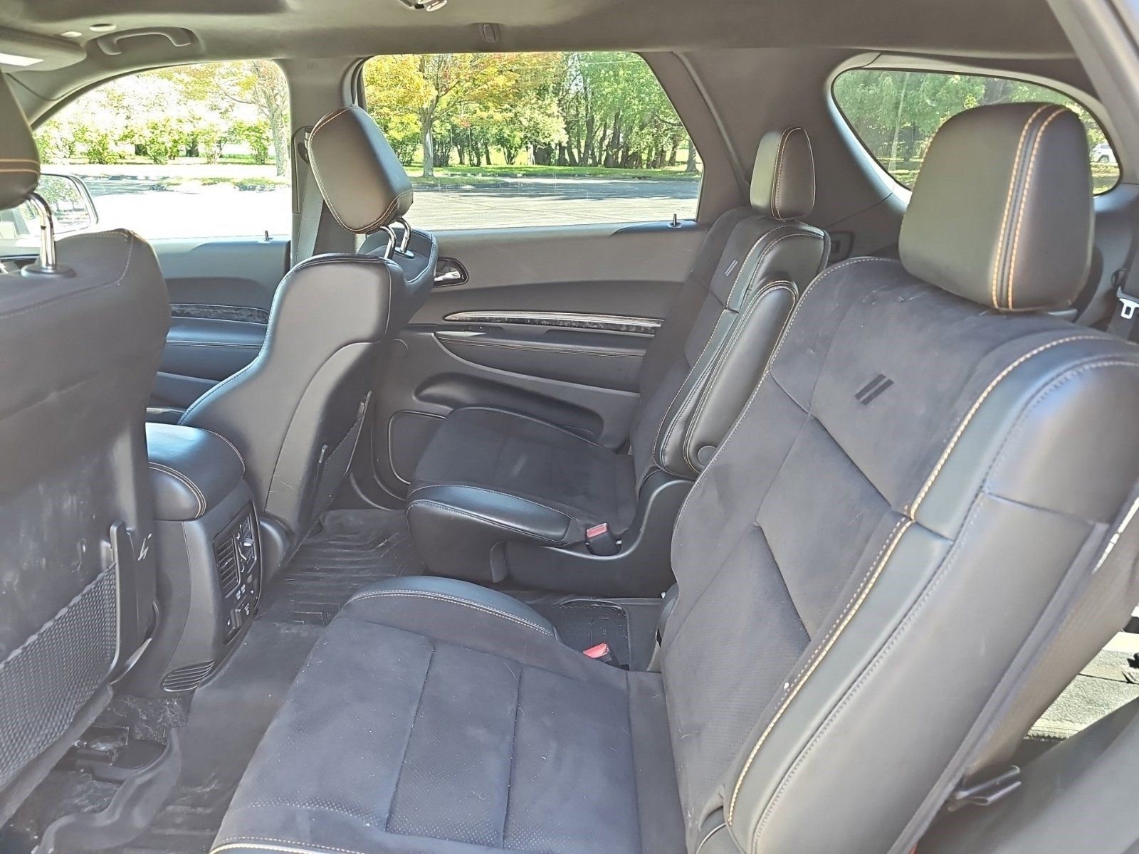 Used 2023 Dodge Durango R/T w/ Hemi Orange Plus Package AWD/4WD image 18