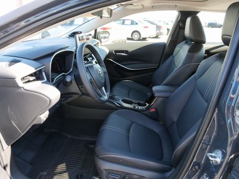 Used 2025 Toyota Corolla XLE image 17