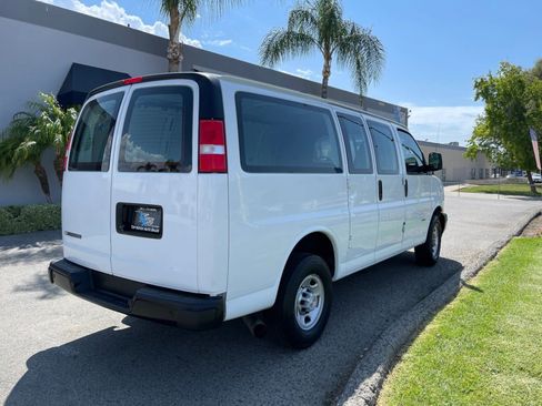 Used 2022 Chevrolet Express 2500 w/ Driver Convenience Package RWD image 5