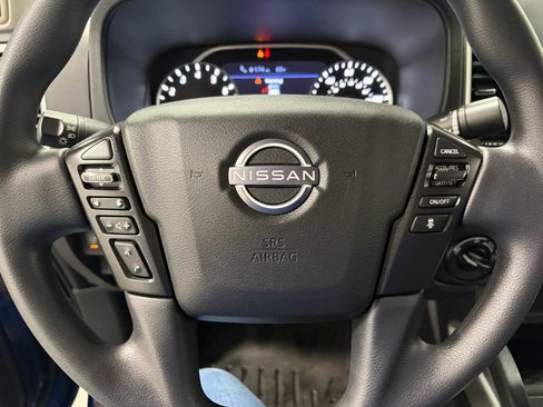 Used 2022 Nissan Frontier SV w/ Technology Package image 30
