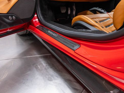 Used 2016 Ferrari 488 GTB RWD image 12