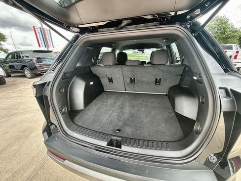 Used 2026 Chevrolet Equinox LT FWD image 25