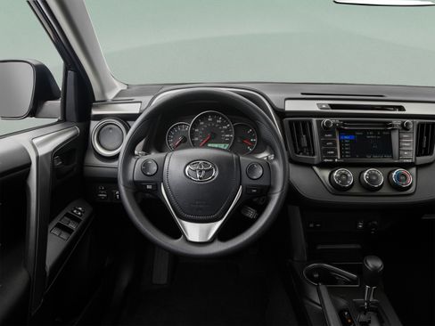 Used 2017 Toyota RAV4 LE FWD image 45