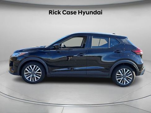 Used 2024 Nissan Kicks SV image 3