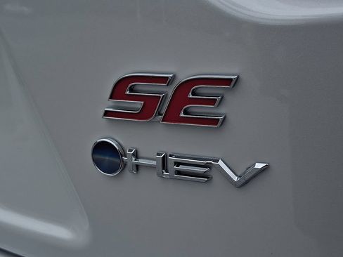Used 2026 Toyota Corolla SE w/ SE Premium Package FWD image 29