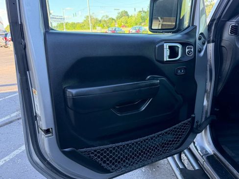 Used 2020 Jeep Gladiator Sport w/ Quick Order Package 24S AWD/4WD image 12