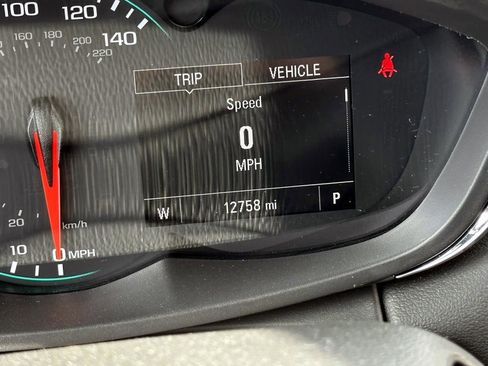 Certified 2022 Chevrolet Trax LT w/ LT Convenience Package image 20