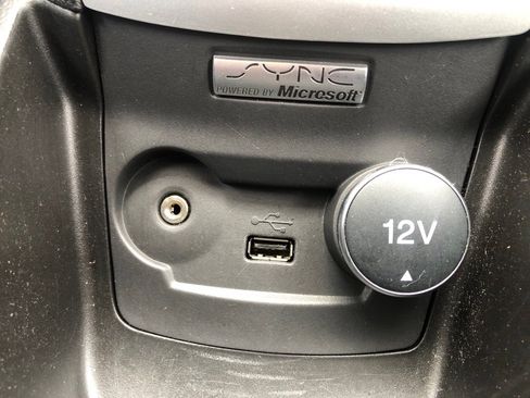 Used 2015 Ford Fiesta SE image 28