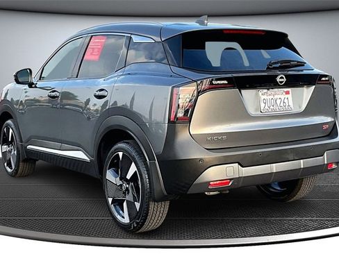 Certified 2025 Nissan Kicks SR image 4