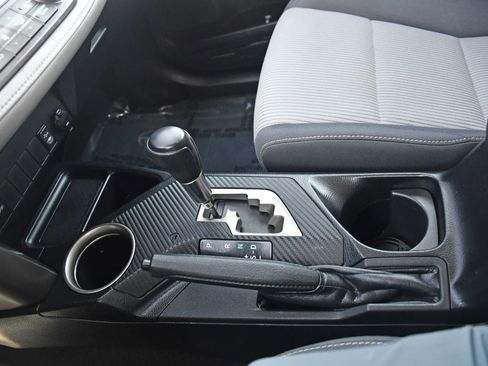 Used 2015 Toyota RAV4 XLE image 18