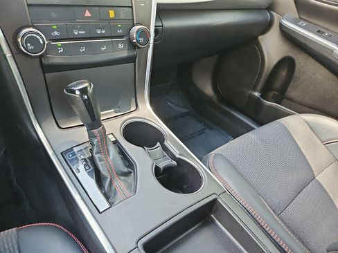 Used 2017 Toyota Camry SE FWD image 22