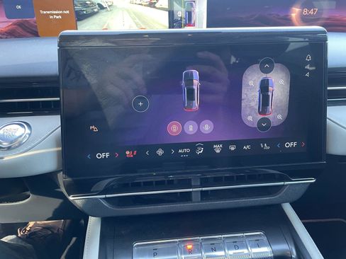 Used 2024 Lincoln Nautilus Reserve image 18