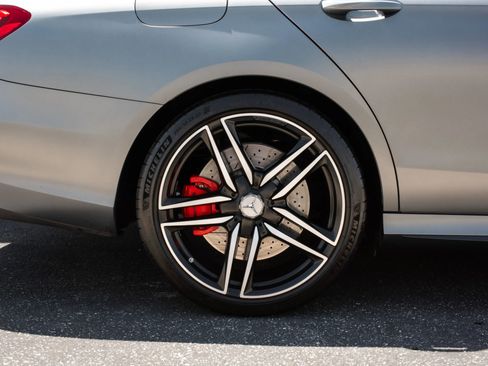 Used 2018 Mercedes-Benz E 63 AMG S image 40