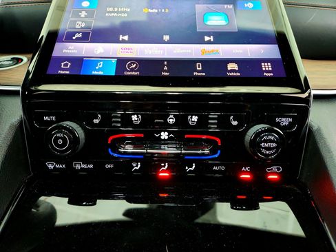 Used 2022 Jeep Grand Cherokee Summit image 25