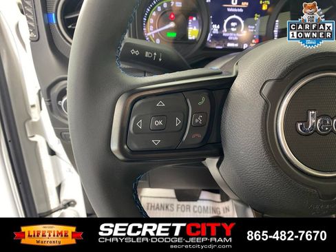 Used 2024 Jeep Wrangler Unlimited Rubicon 4xe w/ Technology Group AWD/4WD image 14