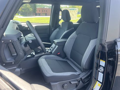New 2025 Ford Bronco 4-Door AWD/4WD image 13