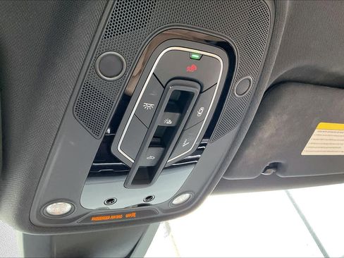 Used 2022 Audi Q8 Prestige image 36