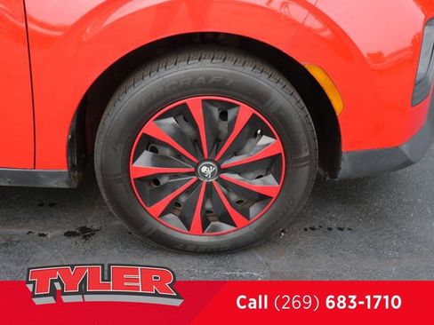 Used 2022 Kia Soul LX image 42